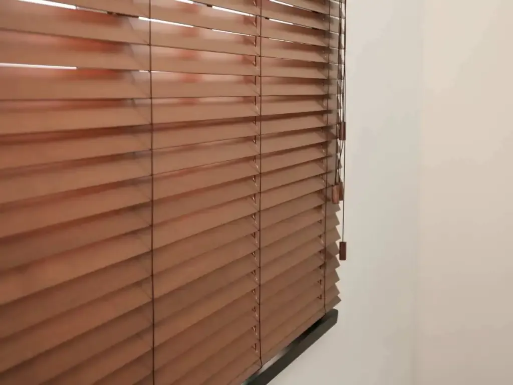 Measuring Wood Blinds Right in a Lawrence Home